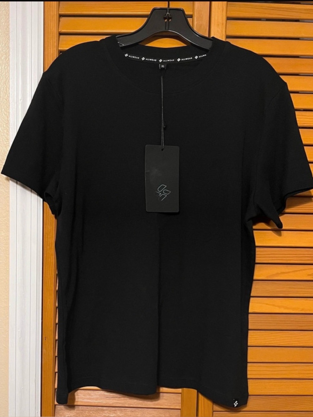 Women’s 100% Organic Cotton Black Crew Neck Short Sleeve Shirt - Classic Minimal